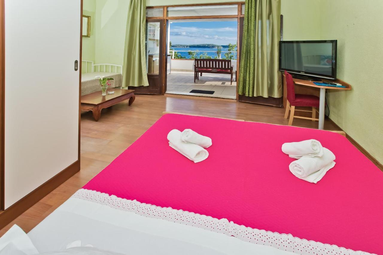 Apartments Villa Marcelina Hvar Town Esterno foto